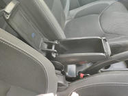 Renault Clio IV 2012–2019 Armstöd V1 (i kopphållaren) foto 2