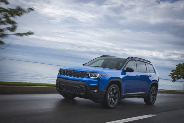 Test av Jeep Cherokee 2025 (sjätte generationen): legenden är tillbaka