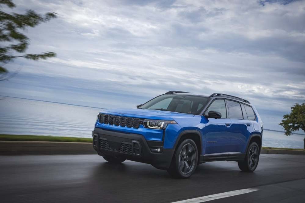 Test av Jeep Cherokee 2025 (sjätte generationen): legenden är tillbaka