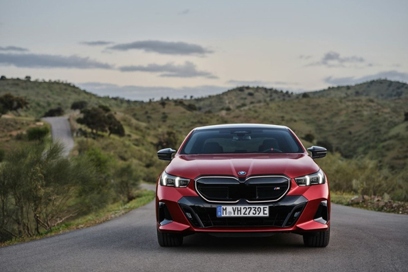 Test av den prestandasportiga sedanen BMW i5 M60