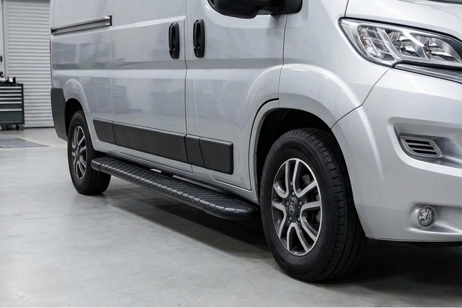 Fiat Ducato 2006–2025 Sidosteg Bosphorus Black (2 st, aluminium) Image