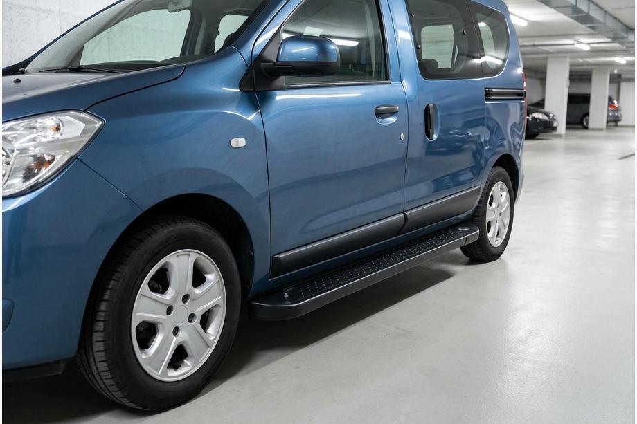 Dacia Dokker 2013–2022 Sidosteg Allmond Black (2 st, aluminium) Image