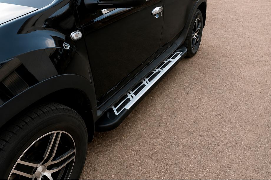 Renault Duster 2008–2017 Sidosteg Sunrise (2 st, aluminium) Image
