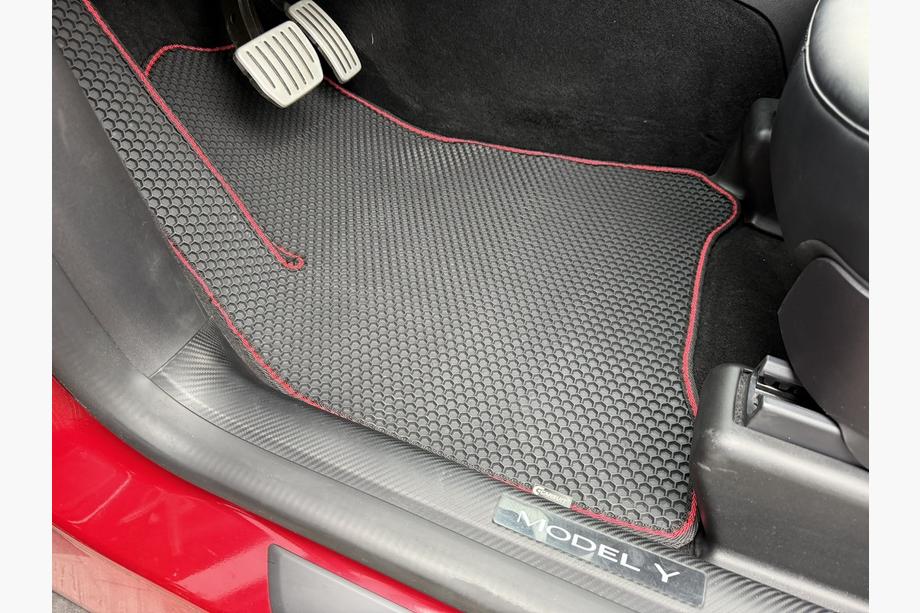 Tesla Model Y 2020– Gummimattor Carsuit (2020-2024, svarta) Image