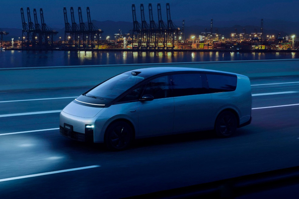 Test av Li Mega: futuristisk minibuss med snabbladdning