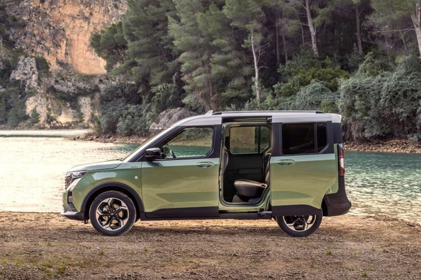 Ford Tourneo Courier i andra generationen: Kompakt flerfunktionsminibuss