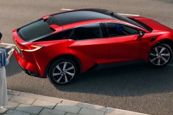 Toyota bZ5 2025 test: Specifikationer, utrustning och bilder Foto 3