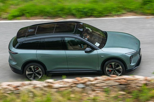 NIO ES6 i andra generationen: Test av den elektriska crossovern Foto 2