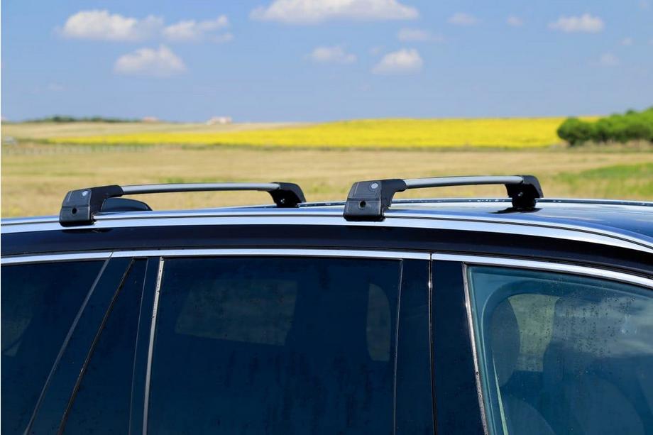 Volvo XC90 2015– Takräcke (lastbågar) för integrerade takrails, låsbara WingCarrier V2 (2 st) Foto 3