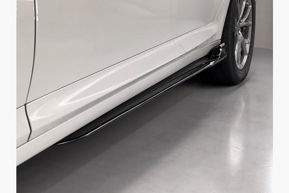 BMW X3 G01 2018– Sidokjolsblad (blank svart) Image