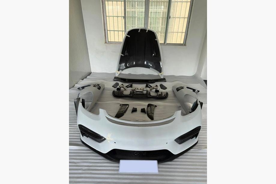 Porsche Boxster/Cayman 982 (718) 2016– GT4 bodykit (ABS + kolfiber) Image