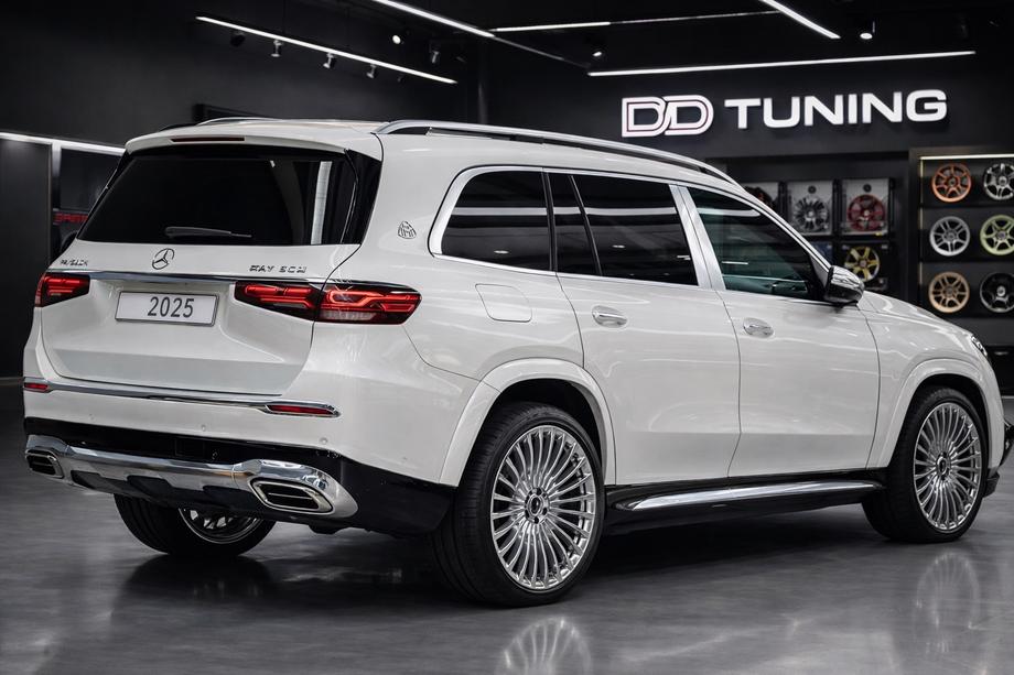Mercedes GLS X167 2019– Bakre stötfångare med diffusor Maybach GLS600 (2025-Design) Image