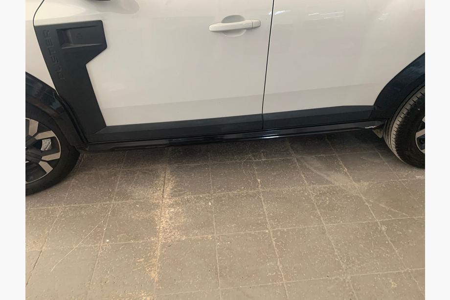 Dacia Duster 2024– EuroCap tröskelskydd (blank svart) Image