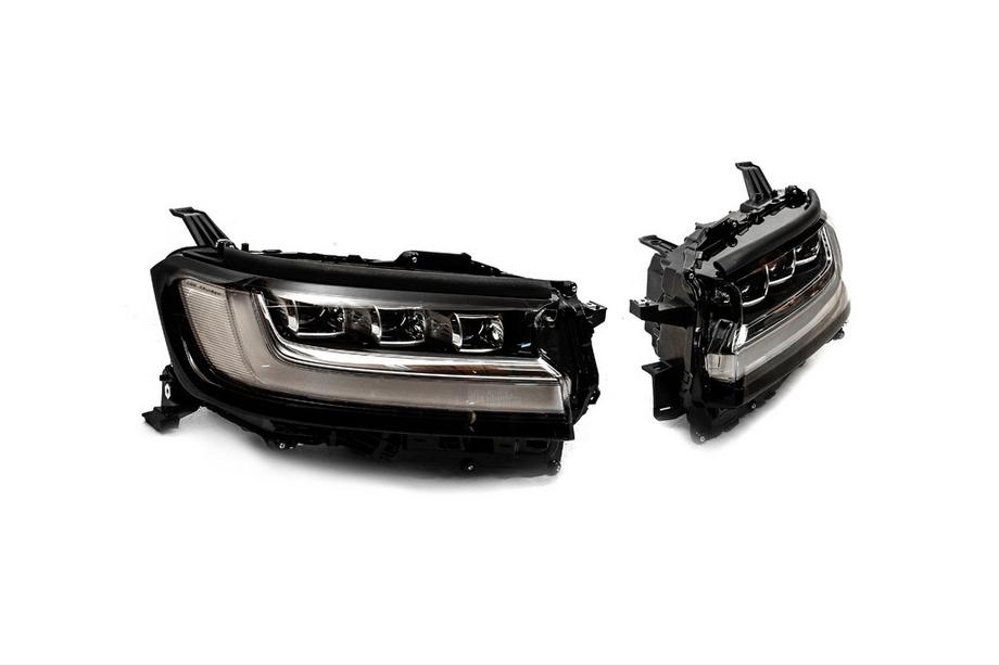 Toyota Land Cruiser 200 2007–2021 Strålkastare fram (för bilar ombyggda till LC300) Foto 2