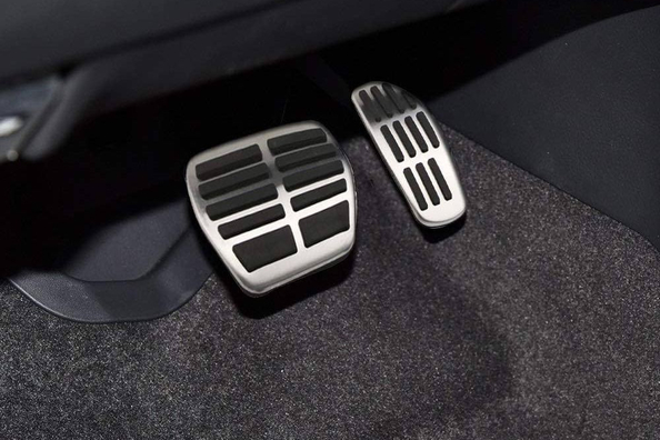 Så väljer du pedalgummi till bilen