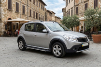 Renault Sandero 2007–2013 Sidosteg Duru (2 st, aluminium) foto 1