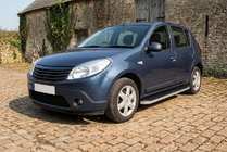 Renault Sandero 2007–2013 Sidosteg Tayga Grey (2 st, aluminium) foto 1