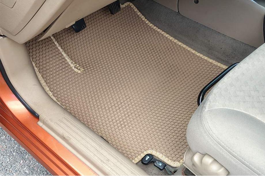 Chevrolet Aveo T250 2005–2011 Gummimattor Carsuit (Beige) Image