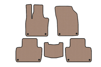 Volvo XC90 2015– Gummimattor Carsuit (2 rader, beige) foto 1
