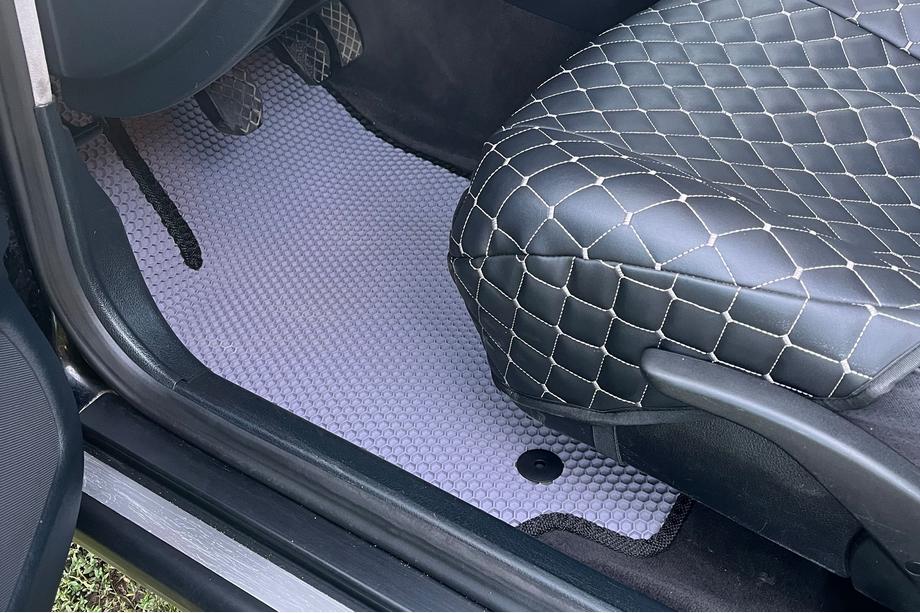 Audi A4 B5 1994–2001 Gummimattor Carsuit (Avant, grå) Image