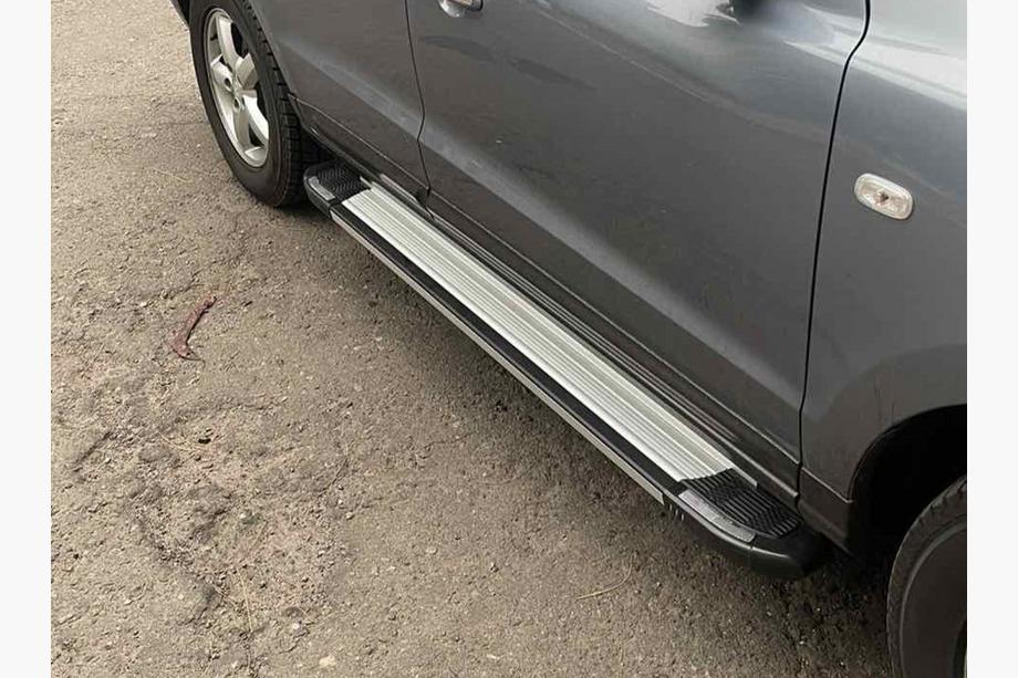 Hyundai Santa Fe 1 2000–2006 Sidosteg Rainbow (2 st, aluminium) Image