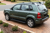 Hyundai Tucson JM 2004– Sidosteg Bosphorus Black (2 st, aluminium) foto 1