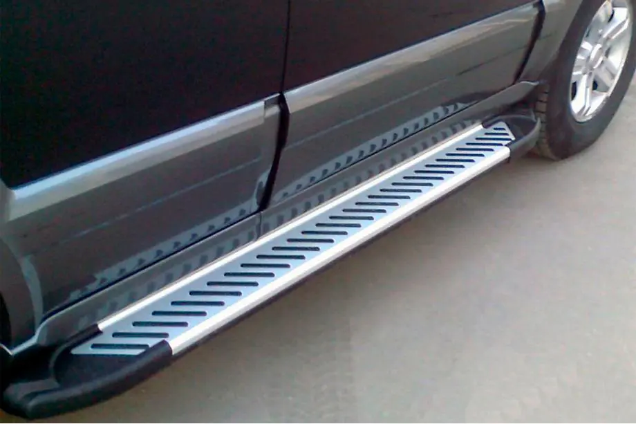 Kia Sorento I BL 2002–2009 Sidosteg Line (2 st, aluminium) Image