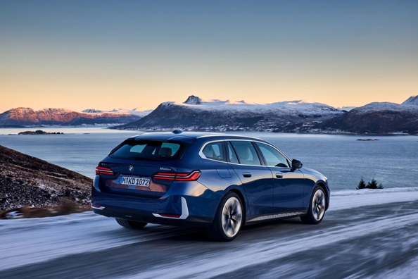 BMW 5 Series Touring (G61) 2024: kombi-recension