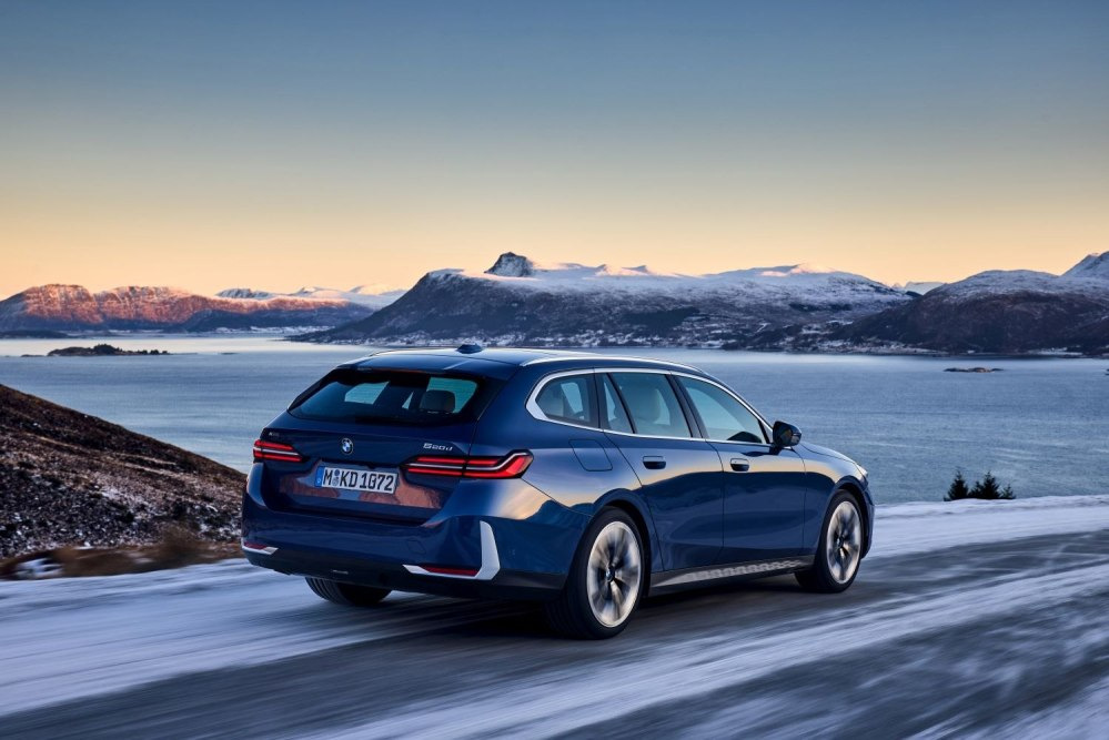 BMW 5 Series Touring (G61) 2024: kombi-recension