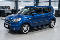 Kia Soul I 2008–2013 Sidosteg RedLine Black (2 st, aluminium) foto 1