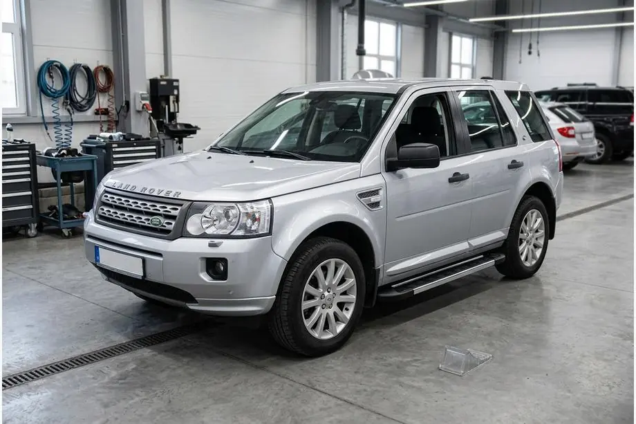 Land Rover Freelander II 2006–2014 Sidosteg RedLine V1 (2 st, aluminium) Image