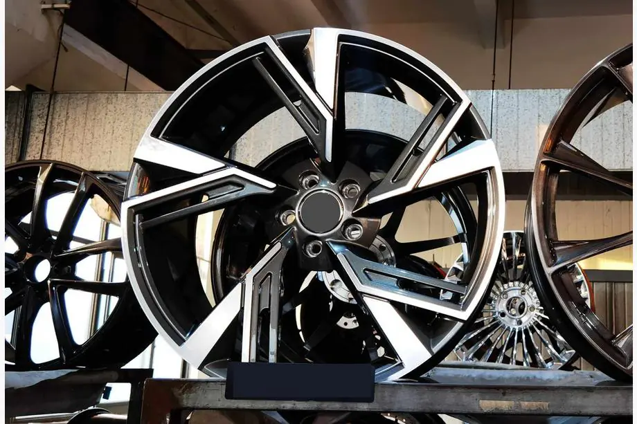 Audi A5 2016–2025 Smidda OEM fälgar R20 (4 st) Image