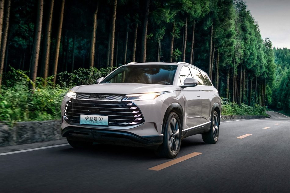 Test av BYD Frigate 07: Laddhybrid-SUV med marin estetik