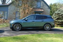 BMW iX (I20) 2022– Smidda OEM-fälgar R22 (4 st) foto 9