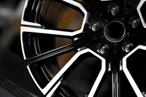 BMW 7-serie G70/G71 2022– Smidda fälgar OEM R22 V1 (4 st) foto 3