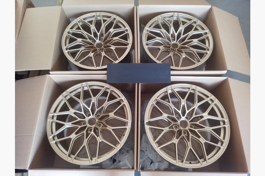 BMW 2-serie G42 2021– OEM smidda fälgar R19 R20 V3 (4 st) Foto 7