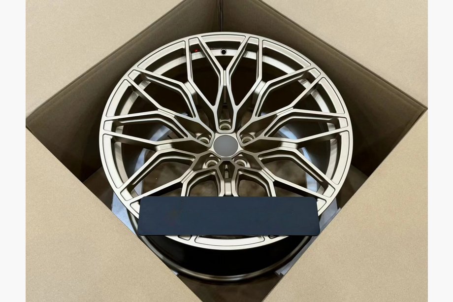 BMW 2-serie G42 2021– OEM smidda fälgar R19 R20 V3 (4 st) Foto 3