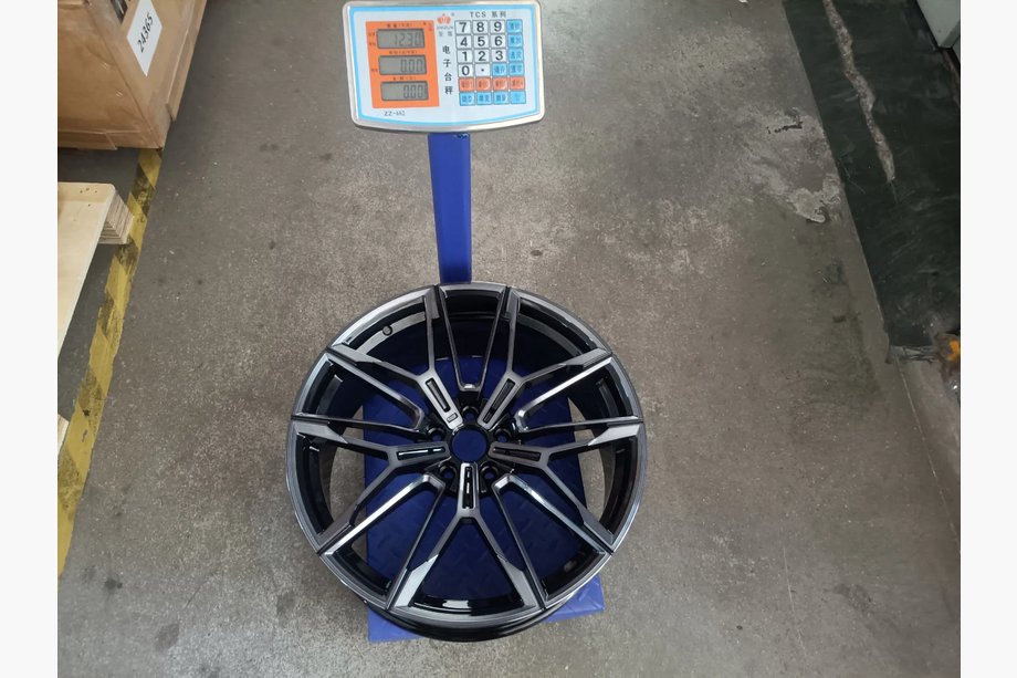 BMW 4-serien G22/23/26 2020– Smidda OEM-fälgar R20 V3 (4 st) Foto 12
