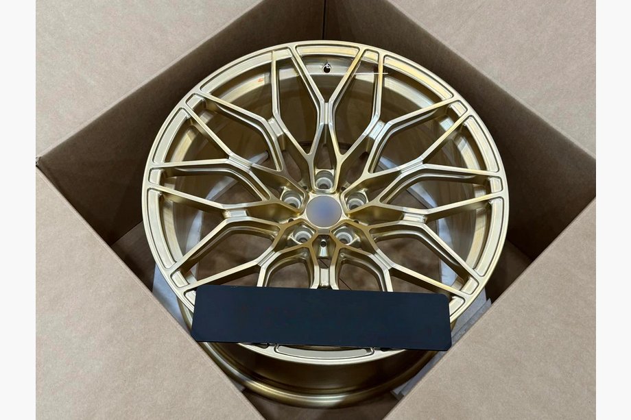 BMW 2-serie G42 2021– Smidda OEM fälgar R19 R20 V4 (4 st) Image