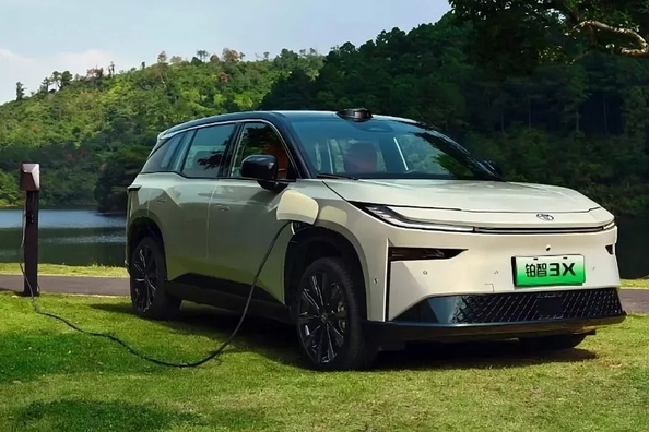 Test av Toyota bZ3X: tekniska specifikationer, utrustning, bilder Foto 3