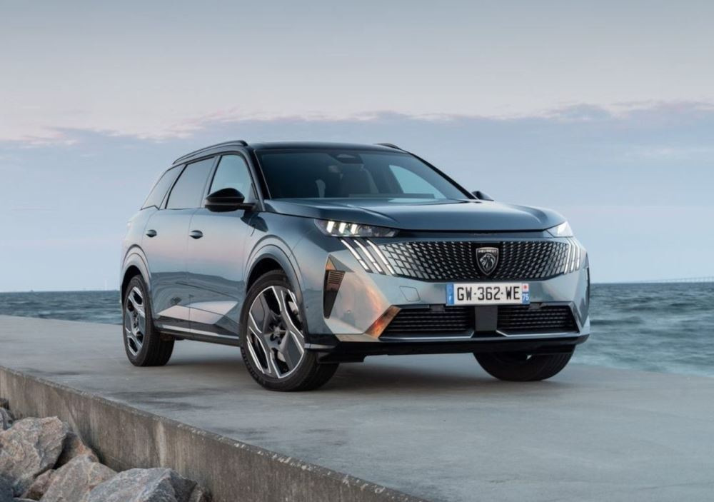 Test av hybrid Peugeot 5008 i tredje generationen