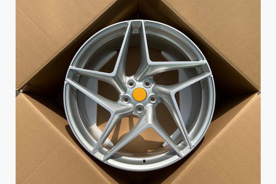 Ferrari 458 Italia 2009–2015 Smidda OEM fälgar R20 R21 V2 (4 st) Image
