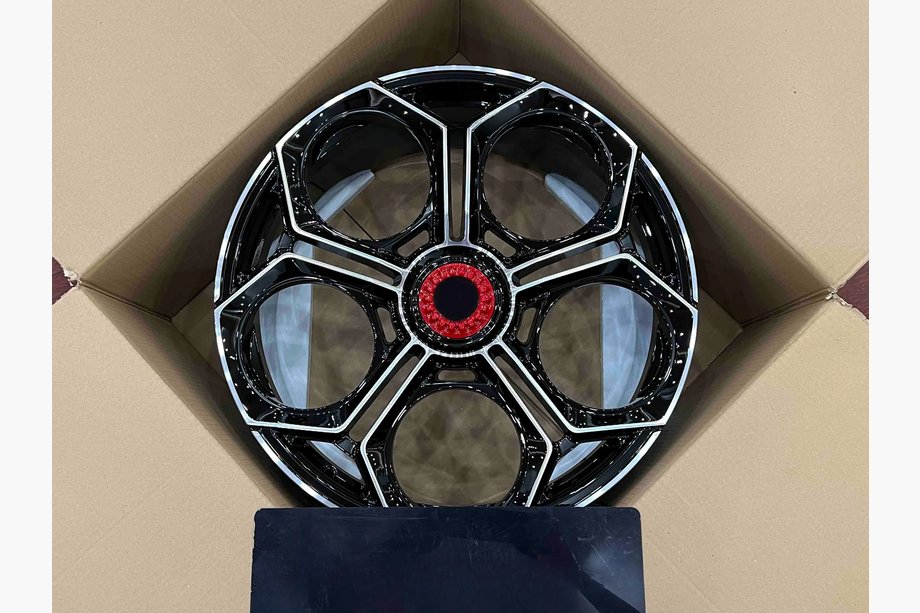 Lamborghini Aventador 2011–2022 Smidda OEM-fälgar R20/R21 V3 (4 st) Image