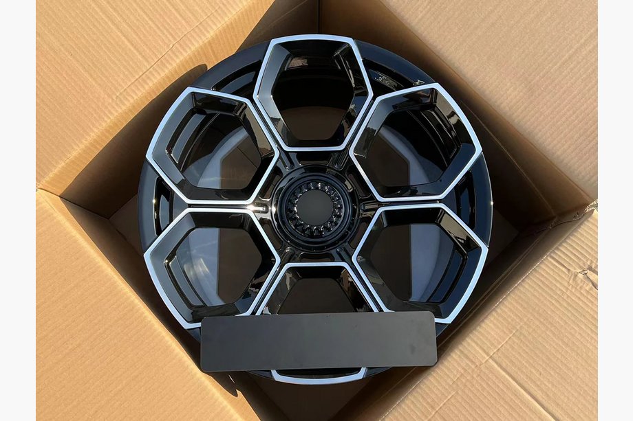 Lamborghini Aventador 2011–2022 Smidda fälgar OEM R20 R21 V5 (4 st) Image