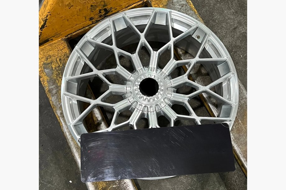Lamborghini Huracan 2014– Smidda OEM fälgar R20 R21 V2 (4 st) Image