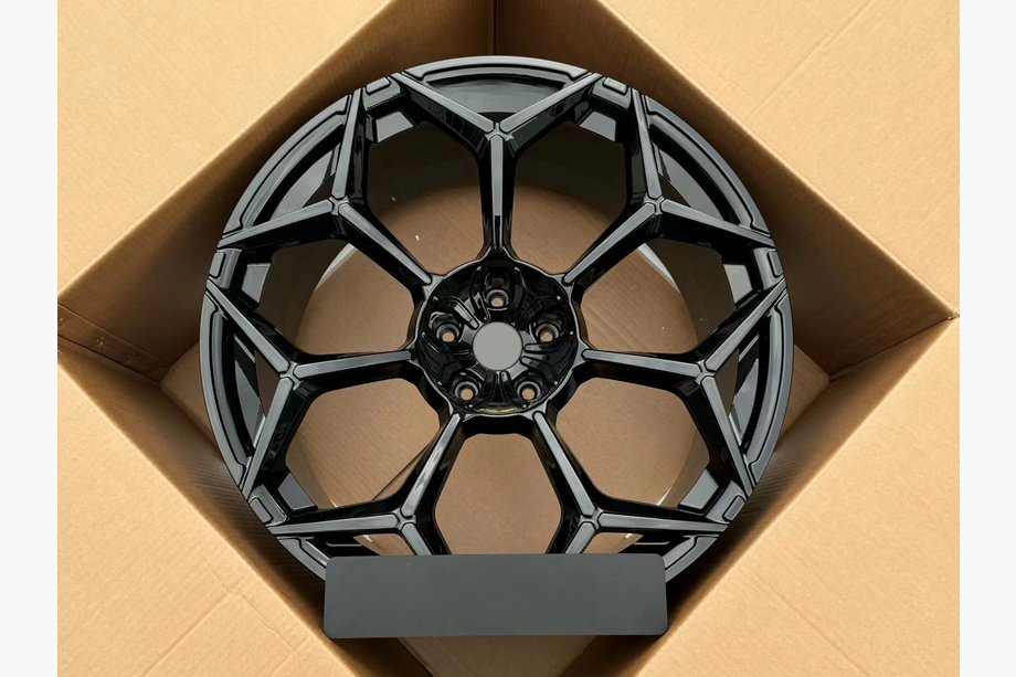 Lamborghini Urus 2018– Smidda fälgar OEM R23 V11 (4 st) Image