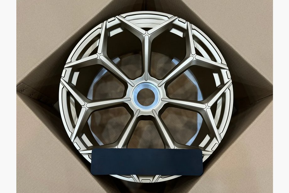 Lamborghini Aventador 2011–2022 Smidda OEM-fälgar R20/R21 V8 (4 st) Foto 2