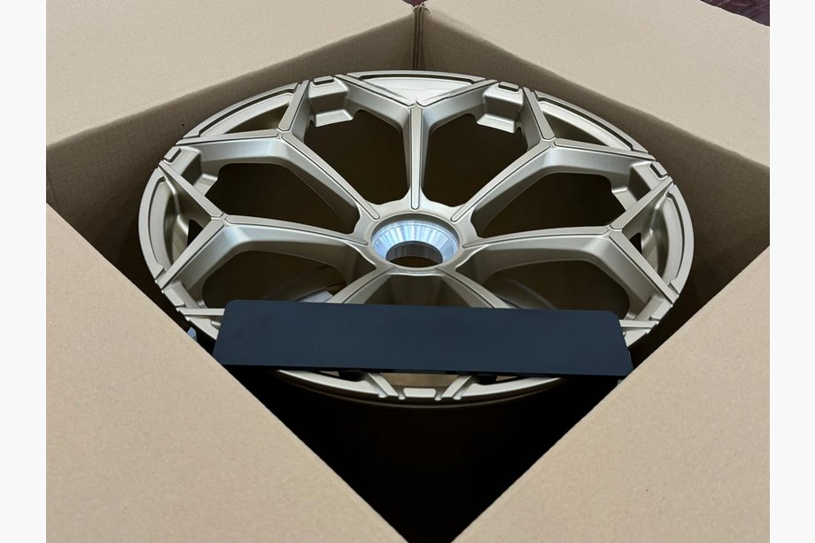 Lamborghini Aventador 2011–2022 Smidda OEM-fälgar R20/R21 V8 (4 st) Foto 4
