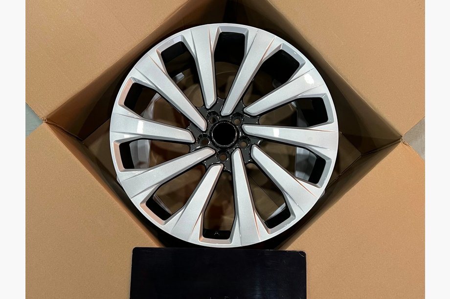 Range Rover V L460 2021– Smidda fälgar OEM R23 V3 (4 st) Image