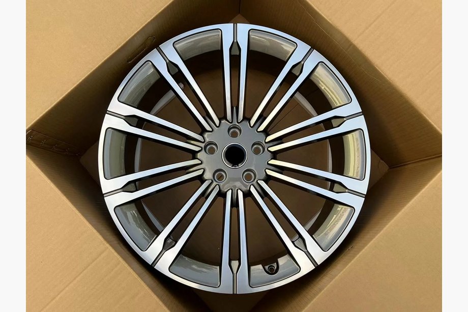 Range Rover IV L405 2013–2021 Smidda OEM-fälgar R24 (4 st) Image